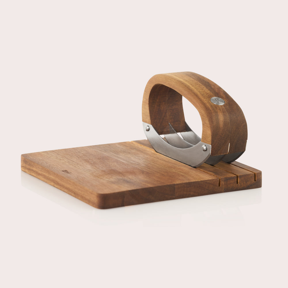 RoccaVerde rocking knife with cutting board