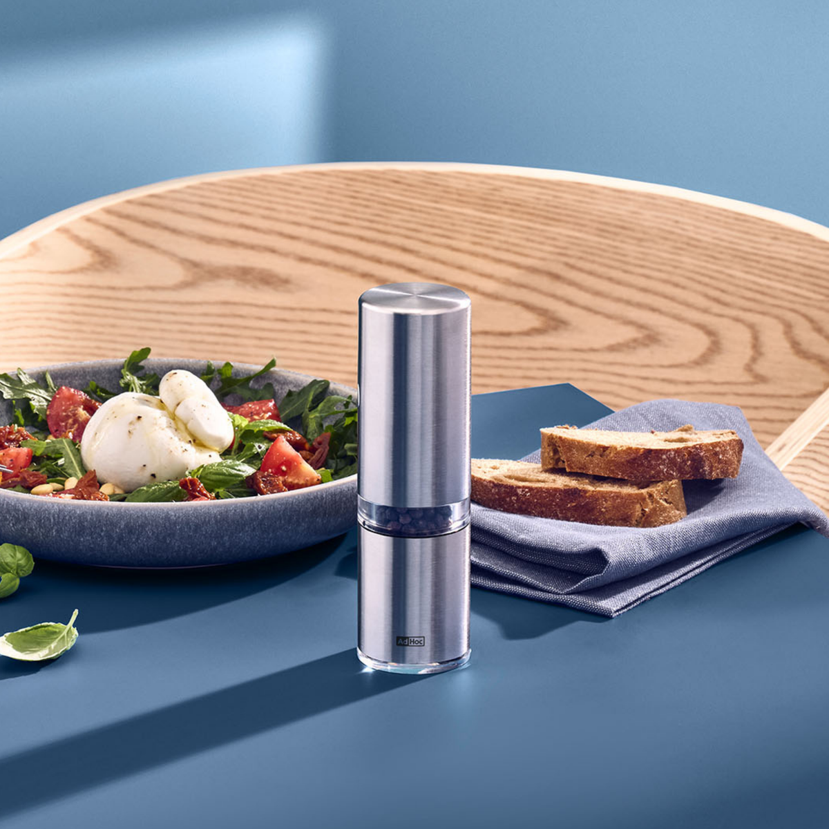 Style salt or pepper mill - single