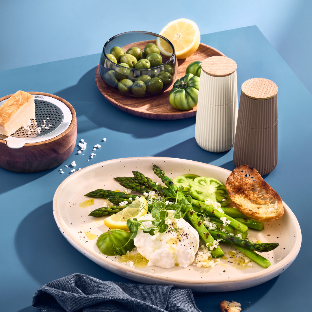 Scape salt and pepper mill set